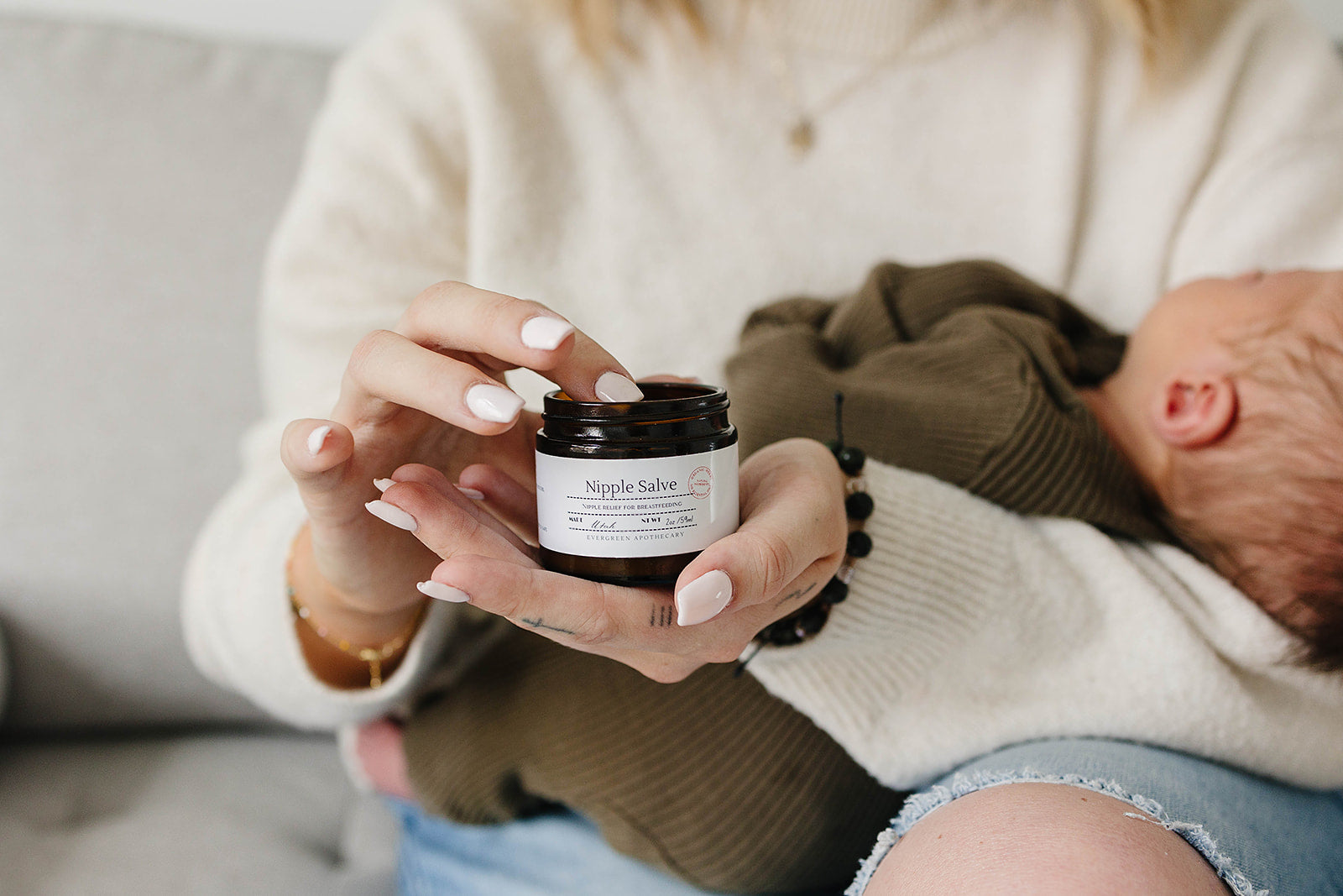 🌿 Mama Care Salve