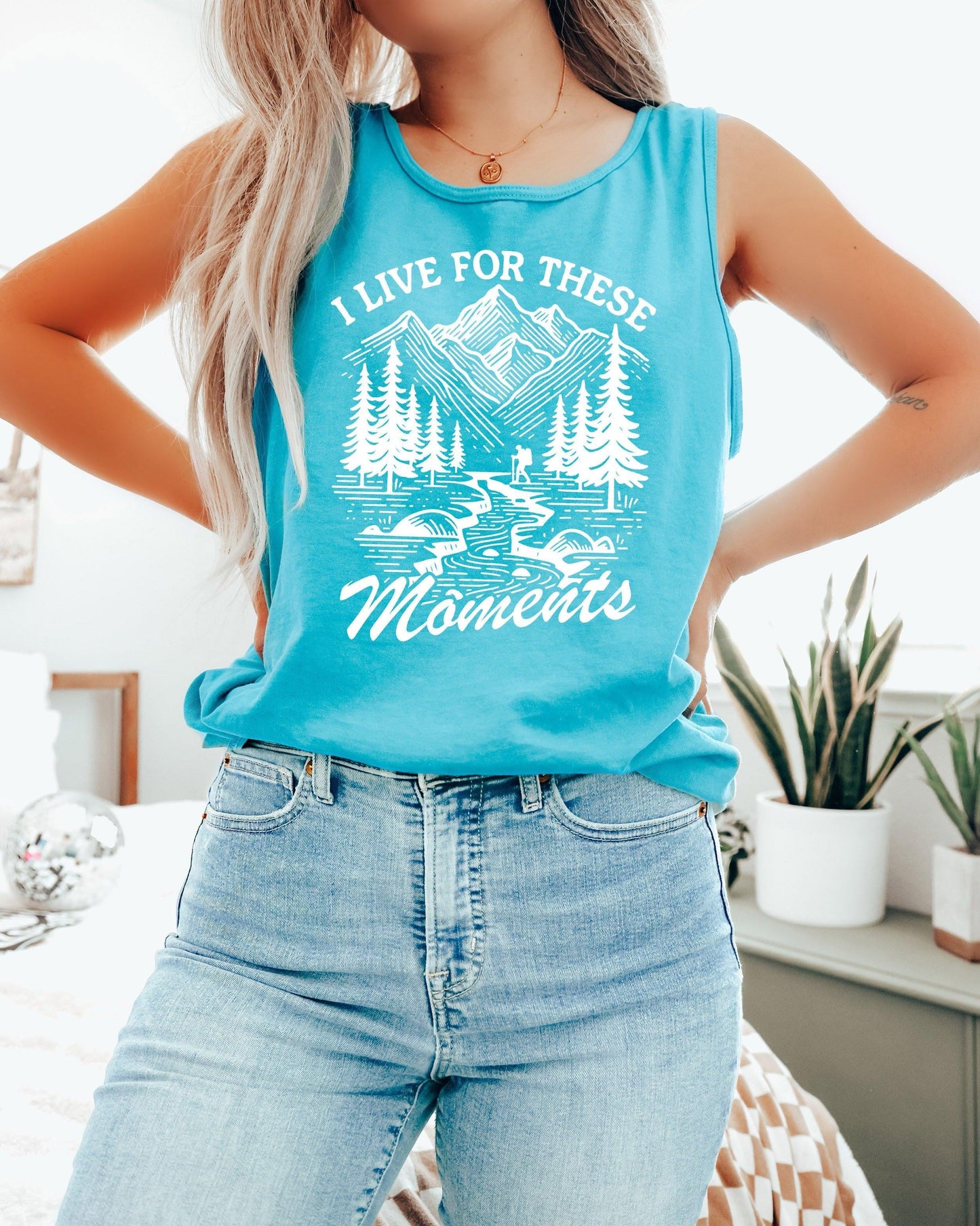 I Live for These Moments Tank ✨